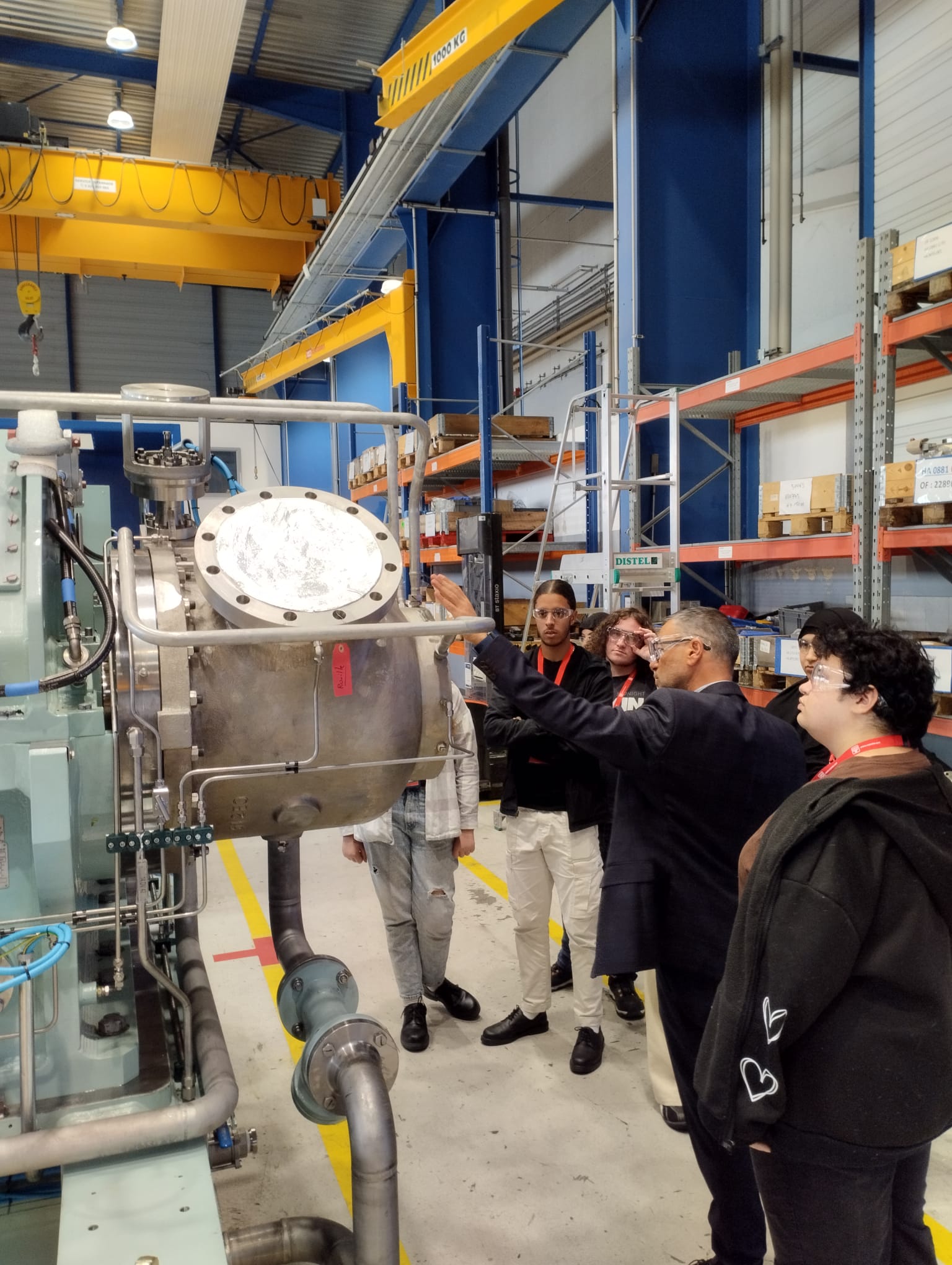 Découverte et inspiration : La visite de CRYOSTAR par les stagiaires de l’E2C 68