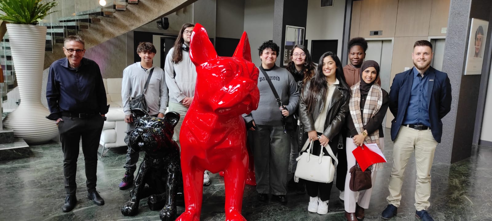 Découverte des métiers de l’hôtellerie-restauration : visite de l’Hôtel Mercure à Mulhouse pour les stagiaires de l’E2C 68